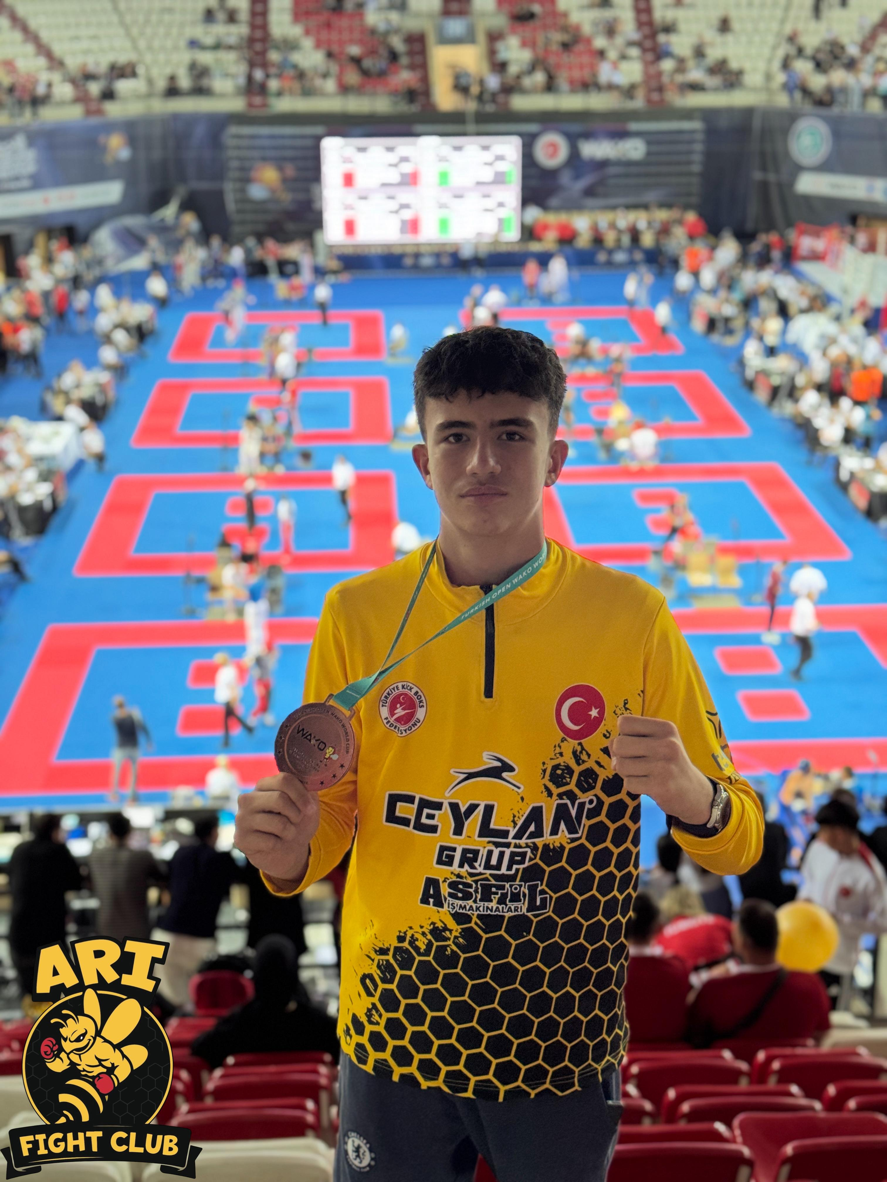 Arı Fıght Club madalya fotoğrafı 18